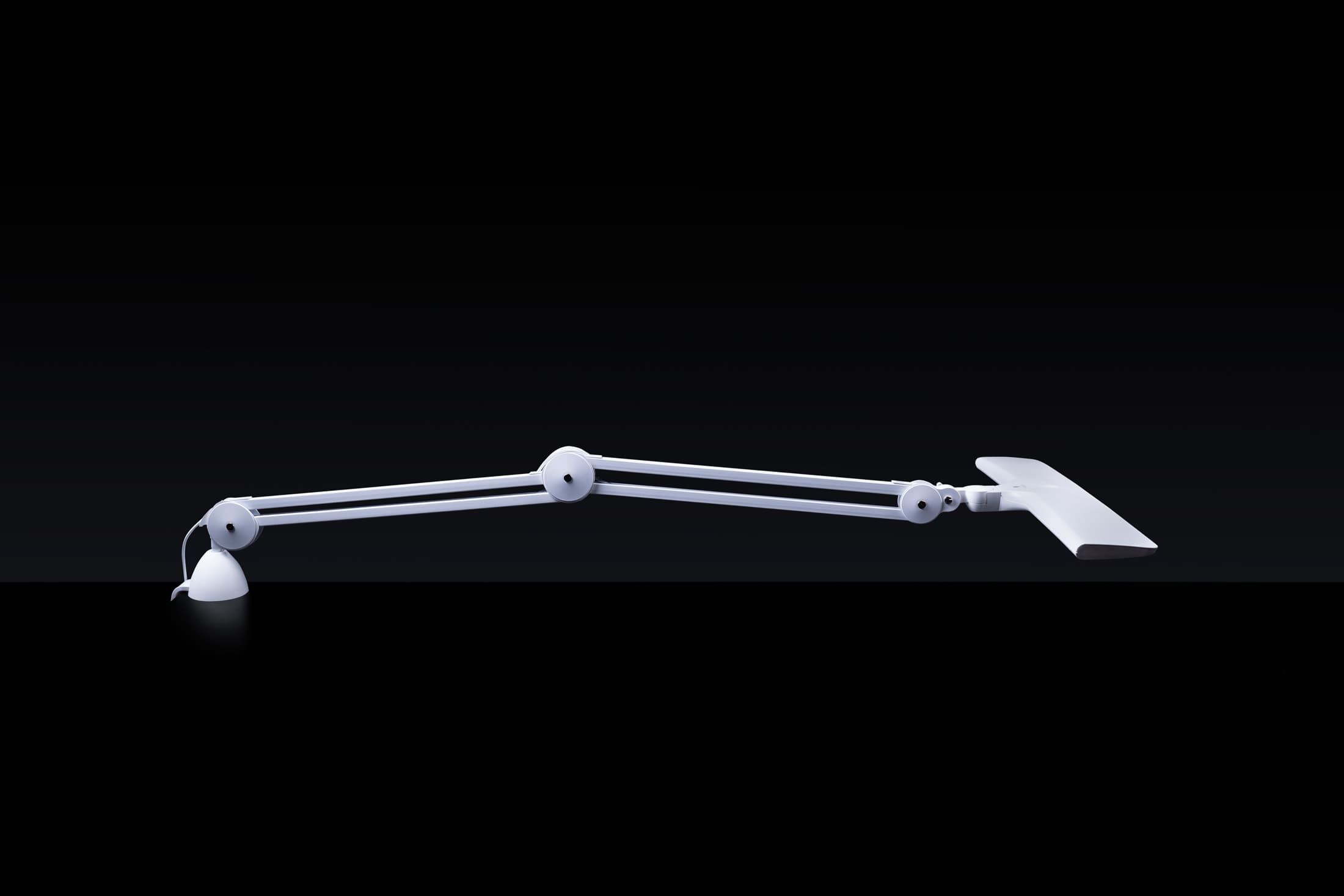 The Daylight Company Daylight Company Lumi Task Lamp